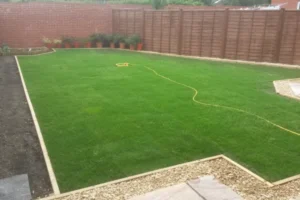 Laying-Artificial-Grass-06 Laying-Artificial-Grass-06